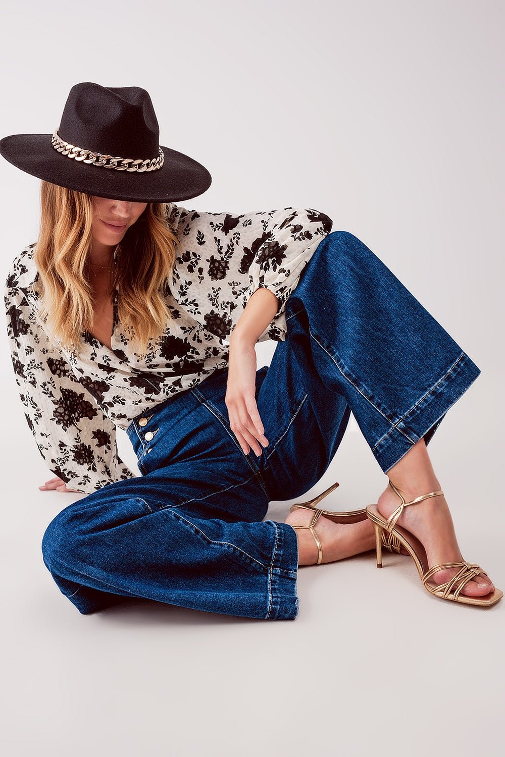 Button Front Nautical Wide Leg Denim Jeans in Mid Blue| Q2 - Image 6